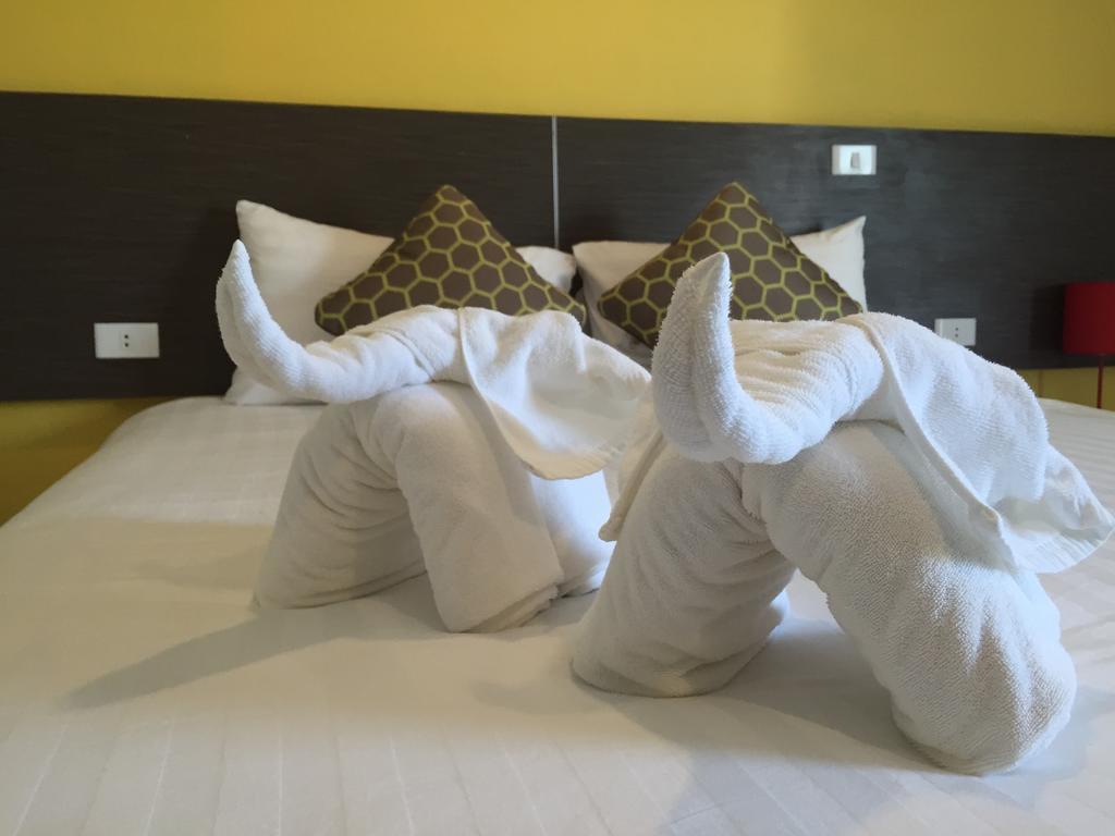 The Rich Hotel Ubonratchathani Ubon Ratchathani Exterior photo